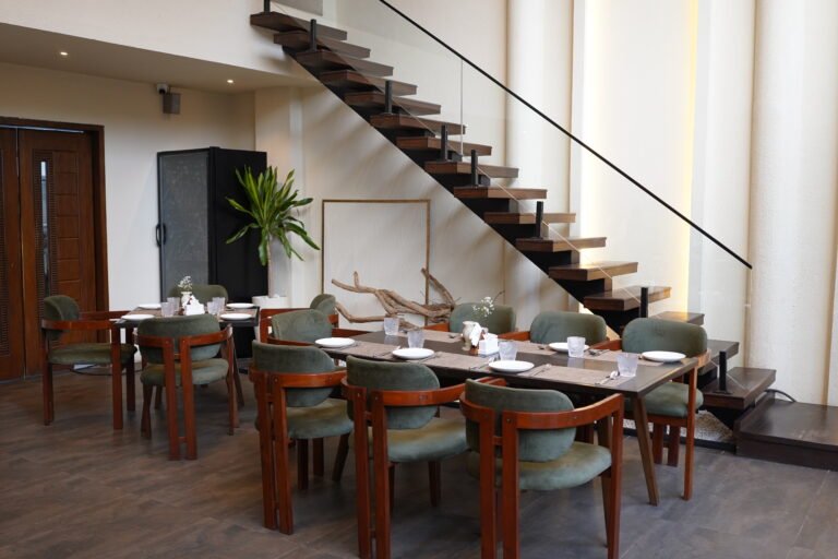Dining dsc05384