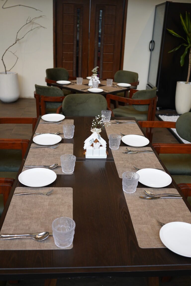 Dining dsc05388