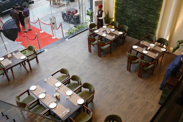 Dining dsc05419