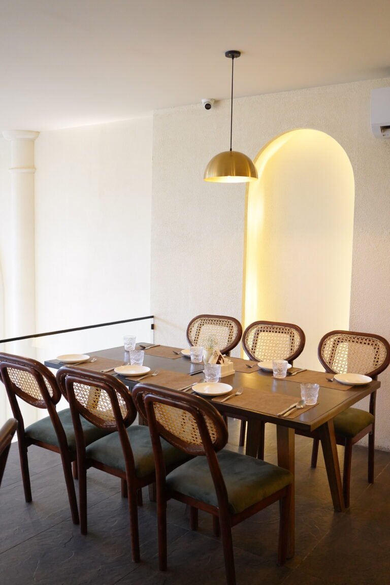 Dining dsc05433