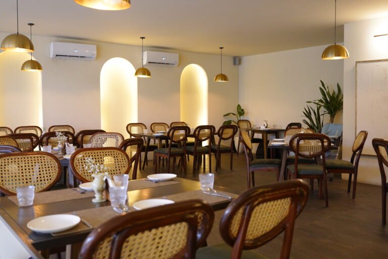 Dining dsc05442